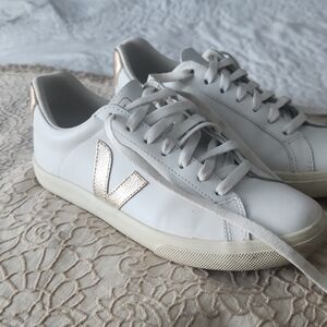 Veja Sneakers